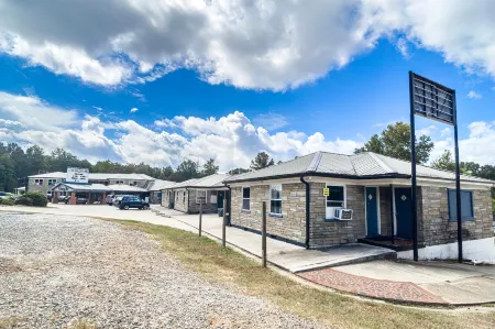 Colony Inn By OYO Columbus US-280