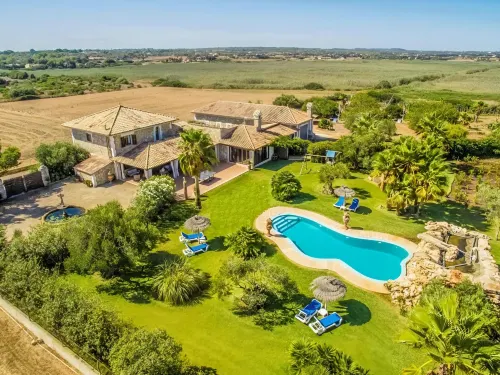 Country House near Alcudia Bay with Pool - Homestays