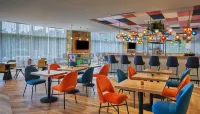 Graduate by Hilton Cincinnati - breakfast