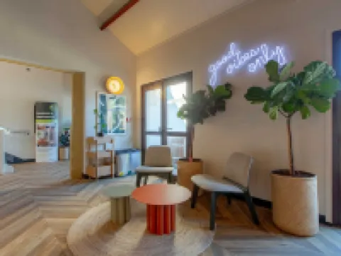 布盧瓦北梅拉德谷地B&B住宿加早餐酒店 布盧瓦酒店