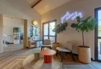 B&B HOTEL Blois Nord Vallée Maillard Отели в г. Сен-Любен-ан-Вергонуа