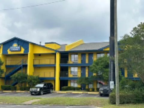 デイズ イン & スイーツ バイ ウィンダム モービル