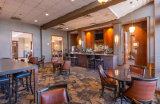 DoubleTree by Hilton Hotel Bay City-Riverfront