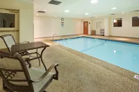 Holiday Inn Express & Suites FREEPORT - BRUNSWICK AREA by IHG - Swimmingpools