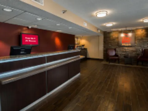 Red Roof Plus+ Chicago - Naperville Hotels in Naperville