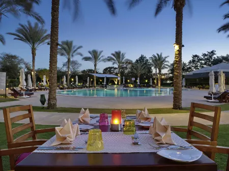 Novotel Cairo 6th Of October Отели рядом с достопримечательностью «Миср Юниверсити фор Сайенс & Текнолоджи»