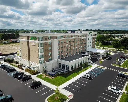 Holiday Inn & Suites FARMINGTON HILLS - DETROIT NW by IHG Hotels in Oakland County