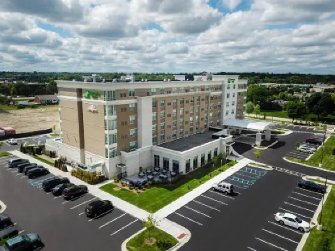 Holiday Inn & Suites FARMINGTON HILLS - DETROIT NW by IHG Hôtels à : 