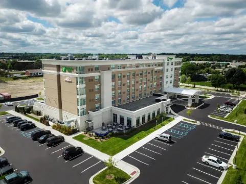 Holiday Inn & Suites FARMINGTON HILLS - DETROIT NW by IHG Hotels in Oakland County