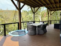 Charming 3 bedroom Riverside Cabin: WiFi, AC, & 3 Fireplaces in Hayesville, NC