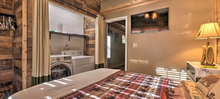 Tenn River Cabin w/ Hot Tub - 10 Mi to Chattanooga Hotels in Marion County