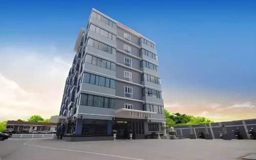 Lee Hotel