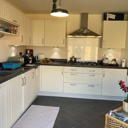 Comfortable 5 - Guest Abode - In Quiet Village