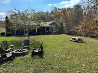 Vacation Cottage Perfect Retreat for Family and Friends Hotels in Smyth County
