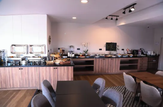 Joyful Hotel By Gnl Отели рядом с достопримечательностью «Музей Вакифа Эзерлери»