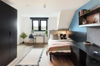 Student Only Hollis Wharf