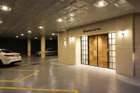 Mari Hotel - Parkplatz