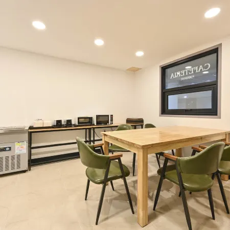 Suwon City Hall Hotel del Lago