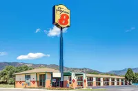 Super 8 by Wyndham Yreka Hotels in Yreka