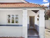 Chic Semi-Detached 2-Bed Home with Outdoor Dining
