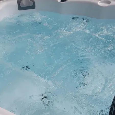 Cottage Sleeps 5 with Hot Tub and Parking