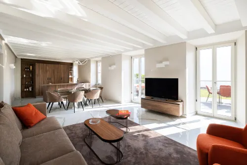 Lakeside luxury apartment in Lake Como - Mountain view