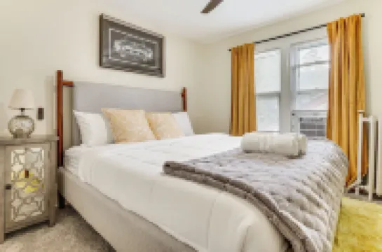 1 Mi to University Spacious Home in Minneapolis!