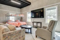 Pet-friendly Countryside Retreat in Whiteland!