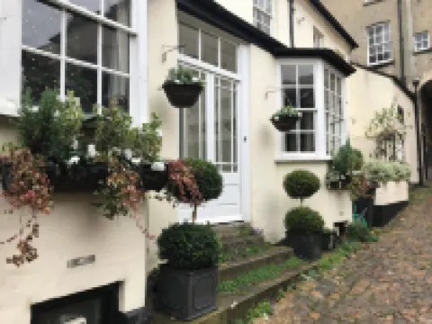 17th Century Coach House - Pet & Family Friendly