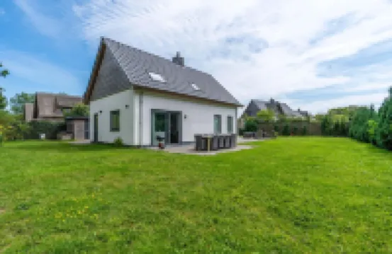 Spacious and Bright 10-person Holiday Villa