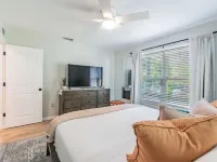 Home w/Heated Pool 10 Mins to Clearwater Beach! Hotels in Largo