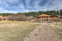 Scenic Hill City Cabin: Hiking & Atv Trail Access - 3-Sterne
