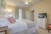 Steps to Pool and Ocean! Coastal Gem in Galveston