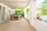 プールサイド パラダイス ニア ビーチ - パビリオン ヴィラ バイ ブルースケープ