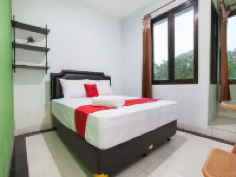 RedDoorz Syariah Near Dbl Arena 2 Hotels in Gayungan