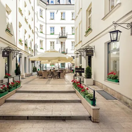 Fantastic-Inn Warszawa - CH30 Отели рядом с достопримечательностью «Башня банка Пекао»
