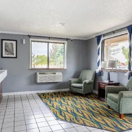 Super Inn by OYO Lansing MI