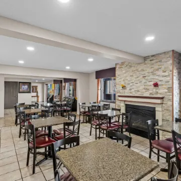 Days Inn & Suites by Wyndham des Moines Airport