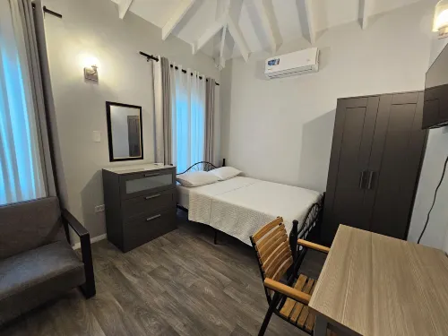 Anne's Apartments Hotels in Osbourn