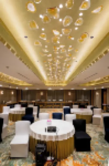 Gemini Continental, Hazratganj