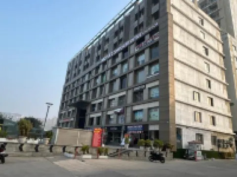スペーシャス 1BHK フォー 6 ゲスト キング & ソファ ベッズ ジラクプール、チャンディガール、モハリ、トリシティ