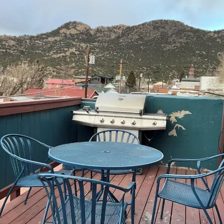 Charming historic loft close to restaurants, shopping and Arkansas river!
