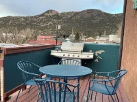 Charming historic loft close to restaurants, shopping and Arkansas river!