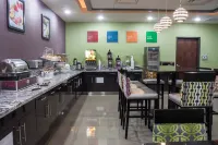 Comfort Inn & Suites Artesia - 朝食
