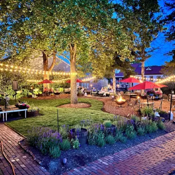 Captain Wohlt Inn Bed & Breakfast