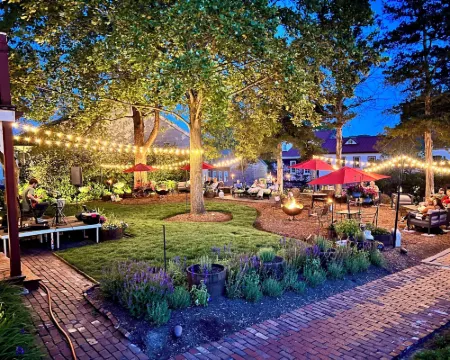 Captain Wohlt Inn Bed & Breakfast Hotels in Hermann