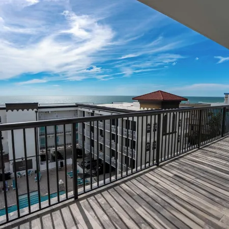 Barefoot Beach Club