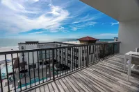 Barefoot Beach Club - Ocean View