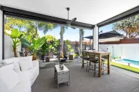 Spacious 3-bedroom Retreat With BBQ and Pool