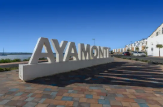 ริเวอร์ไซด์ อายามอนเต อพาร์ตเมนต์ ฟอร์ 2